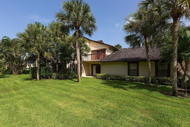 11397 Pond View Drive E102, Wellington, FL 33414