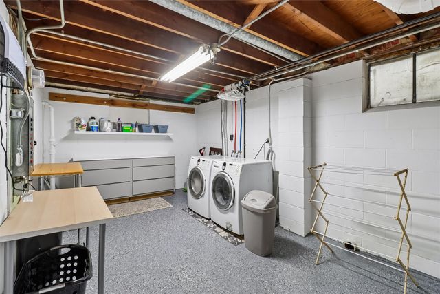 3103 Vilura Parkway, Des Moines, IA 50310