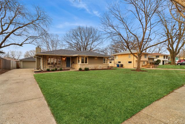 3103 Vilura Parkway, Des Moines, IA 50310