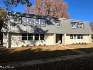 433 Meadowlark Drive, E-1, Canton, MS 39046