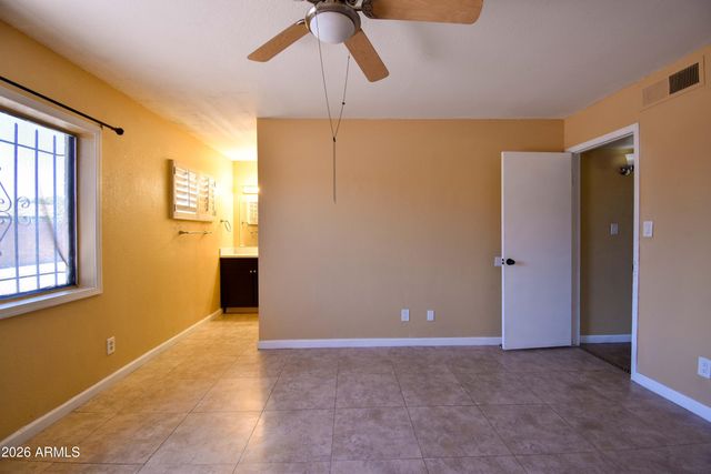 6525 W Mercer Lane, Glendale, AZ 85304