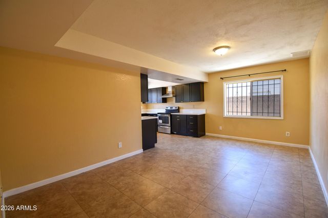 6525 W Mercer Lane, Glendale, AZ 85304