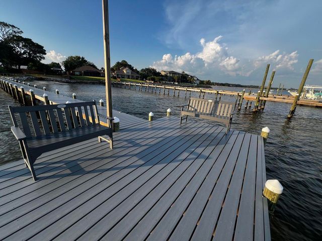 1945 Jessica Way, Navarre, FL 32566