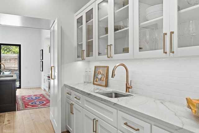 3913 Bonnell DR, Austin, TX 78731
