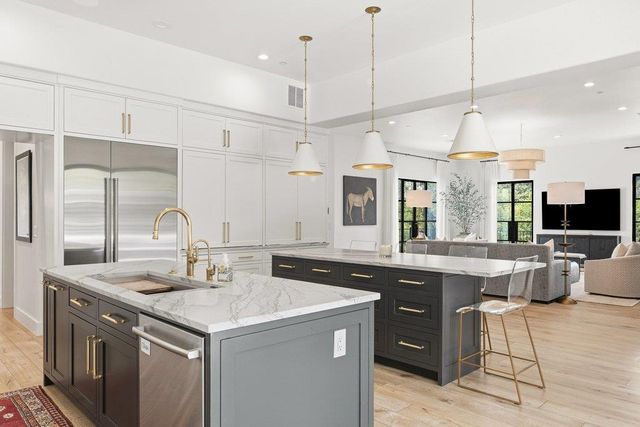 3913 Bonnell DR, Austin, TX 78731