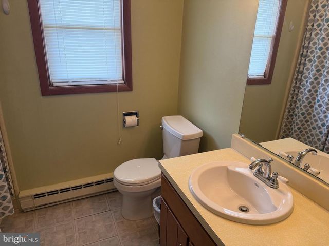 527 LINDEN ST, Leesport, PA 19533