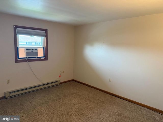 527 LINDEN ST, Leesport, PA 19533
