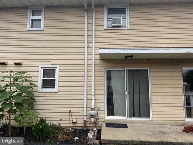 527 LINDEN ST, Leesport, PA 19533