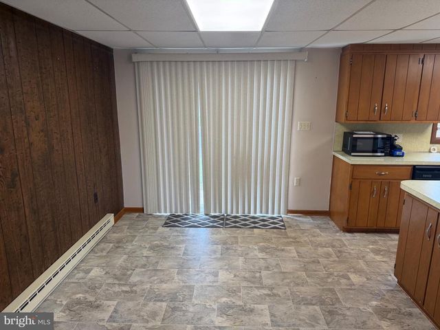 527 LINDEN ST, Leesport, PA 19533