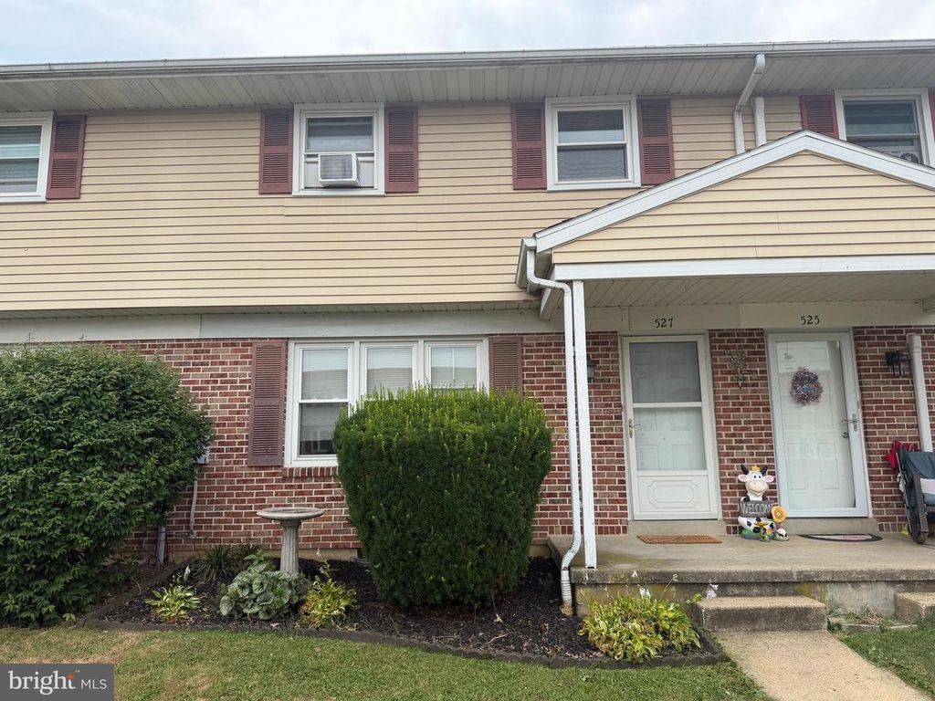 527 LINDEN ST, Leesport, PA 19533