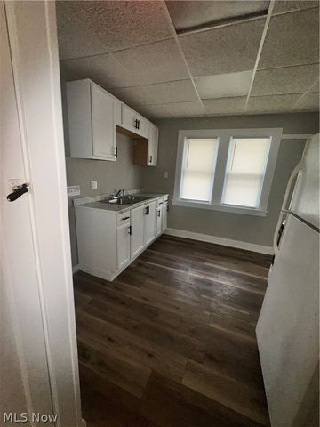 1842 Colonnade Road UP, Cleveland, OH 44112