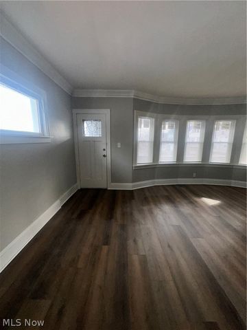 1842 Colonnade Road UP, Cleveland, OH 44112
