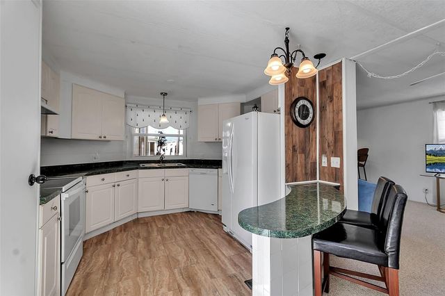 94 ANNE BONNY CIRCLE, Nokomis, FL 34275