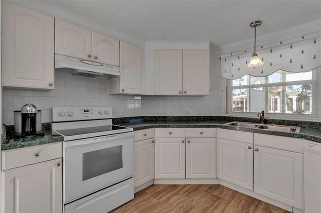 94 ANNE BONNY CIRCLE, Nokomis, FL 34275