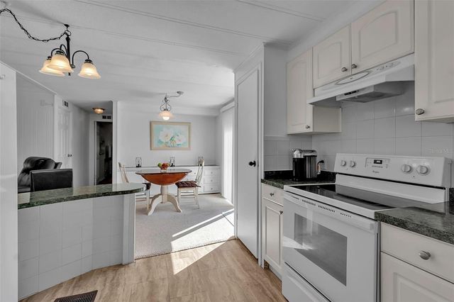 94 ANNE BONNY CIRCLE, Nokomis, FL 34275