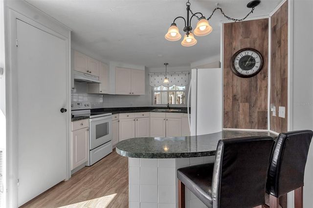 94 ANNE BONNY CIRCLE, Nokomis, FL 34275