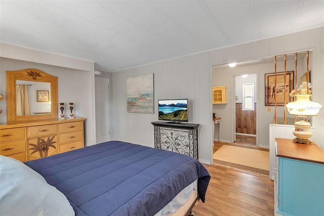 94 ANNE BONNY CIRCLE, Nokomis, FL 34275