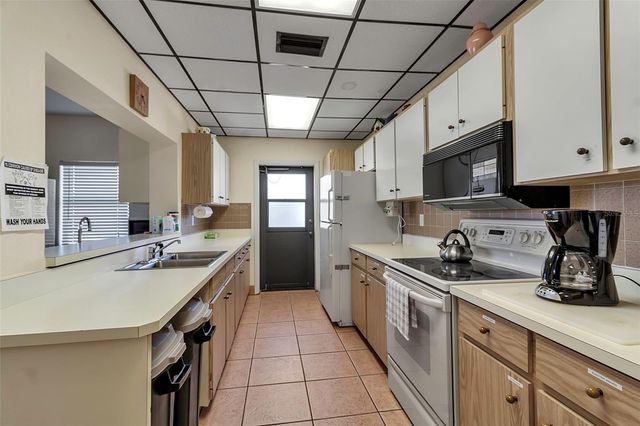 94 ANNE BONNY CIRCLE, Nokomis, FL 34275