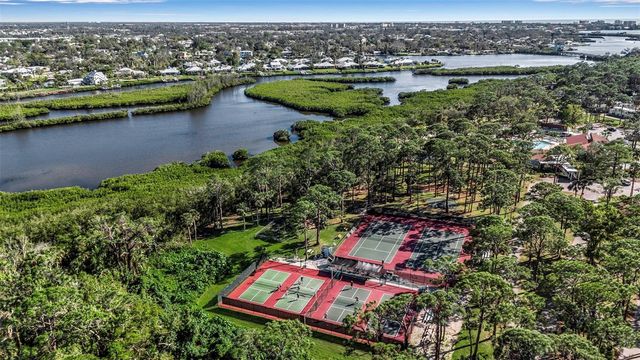 94 ANNE BONNY CIRCLE, Nokomis, FL 34275