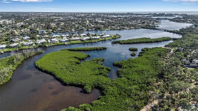 94 ANNE BONNY CIRCLE, Nokomis, FL 34275