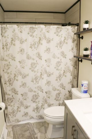 5773 Fourson Drive, Cincinnati, OH 45233