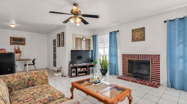4267 E Sunny Dunes Road, Palm Springs, CA 92264