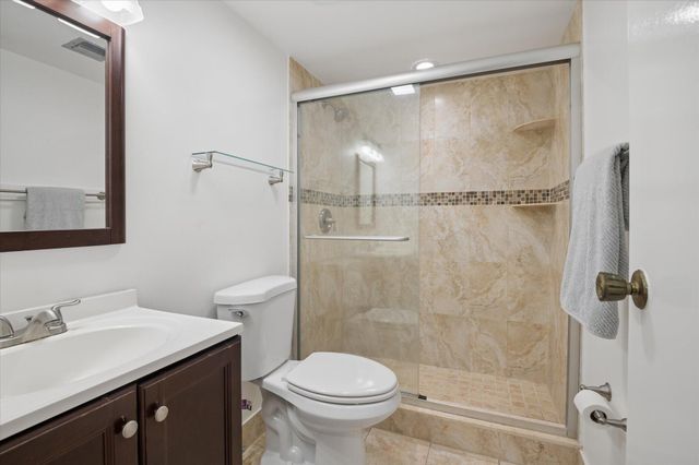 250 Jacaranda Drive 408, Plantation, FL 33324