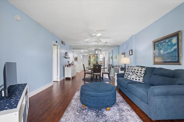 250 Jacaranda Drive 408, Plantation, FL 33324