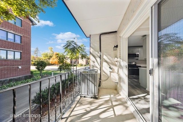 515 N Cass Avenue 3E, Westmont, IL 60559