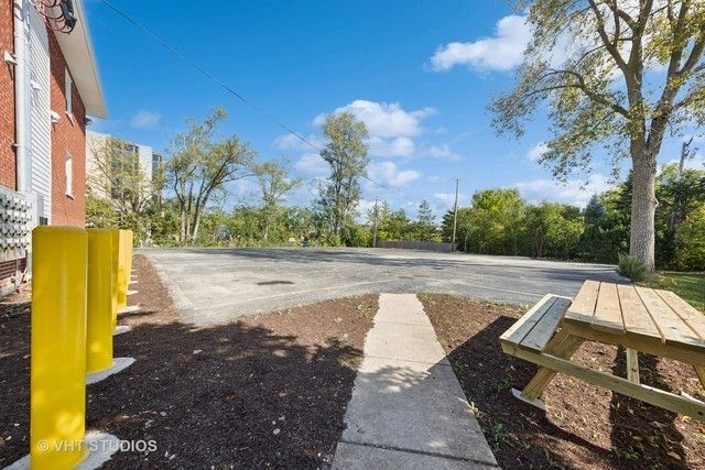 515 N Cass Avenue 3E, Westmont, IL 60559