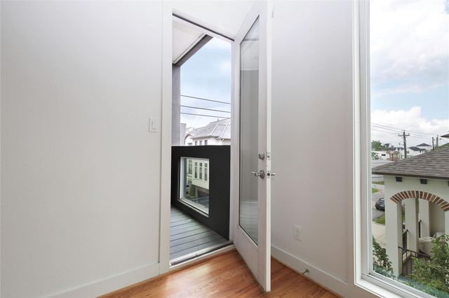 5711 Kansas, Houston, TX 77007