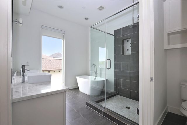 5711 Kansas, Houston, TX 77007