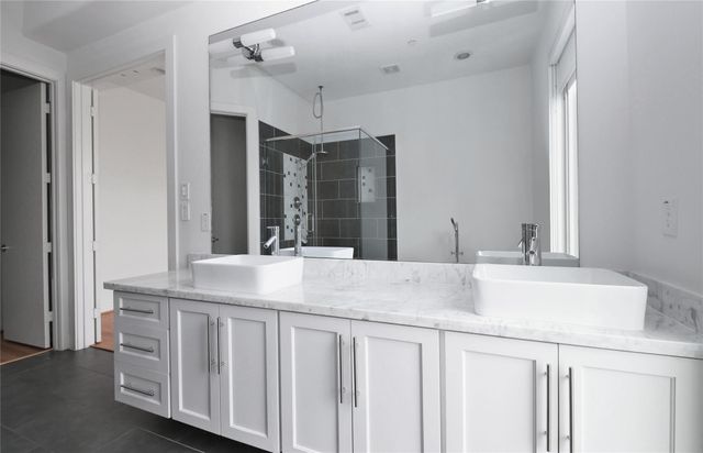 5711 Kansas, Houston, TX 77007