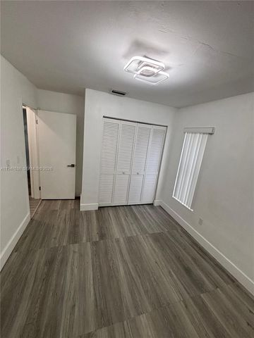 11105 SW 156th Ter, Miami, FL 33157