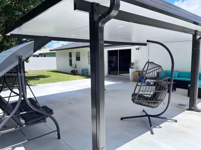 11105 SW 156th Ter, Miami, FL 33157