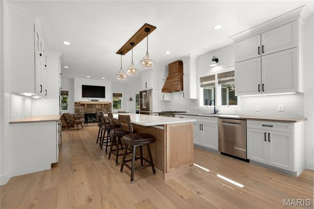 1512 Saint James Place Court, Wildwood, MO 63038