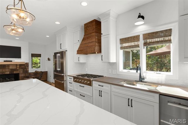 1512 Saint James Place Court, Wildwood, MO 63038