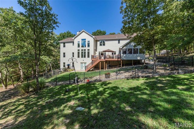 1512 Saint James Place Court, Wildwood, MO 63038