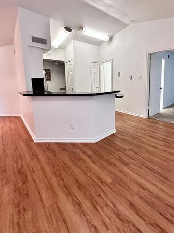 6804 N Capital Of TX Highway 424, Austin, TX 78750
