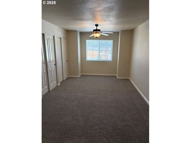 15650 Se STARK St, Portland, OR 97233