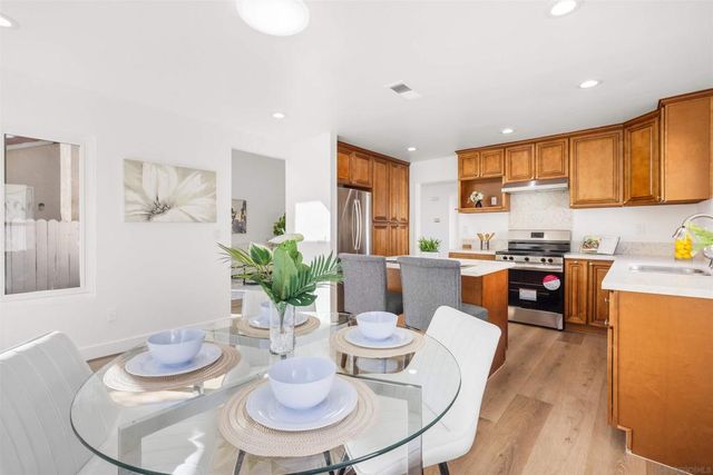 8695 Rideabout Ln, San Diego, CA 92129