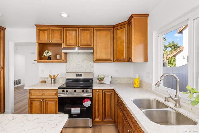 8695 Rideabout Ln, San Diego, CA 92129