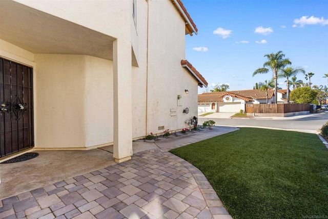 8695 Rideabout Ln, San Diego, CA 92129