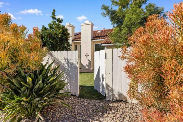 8695 Rideabout Ln, San Diego, CA 92129