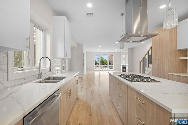332 12th Street A, Palisades Park, NJ 07650