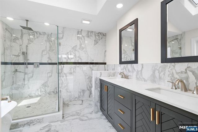 332 12th Street A, Palisades Park, NJ 07650