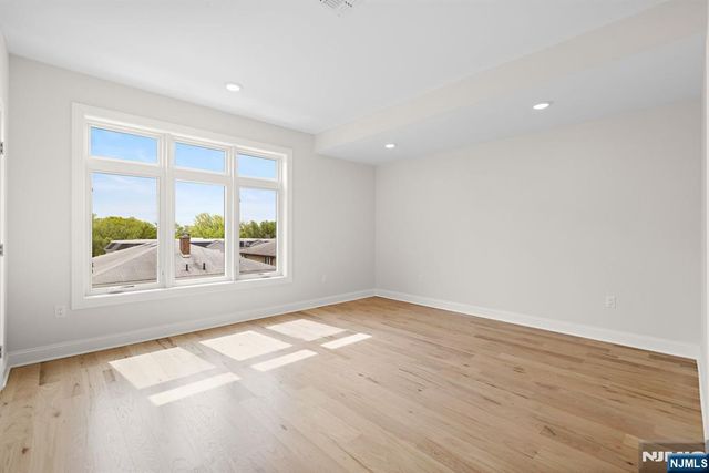 332 12th Street A, Palisades Park, NJ 07650