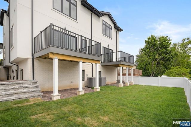332 12th Street A, Palisades Park, NJ 07650