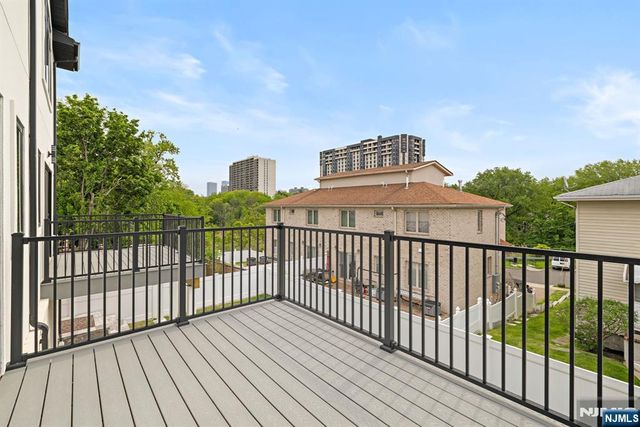 332 12th Street A, Palisades Park, NJ 07650