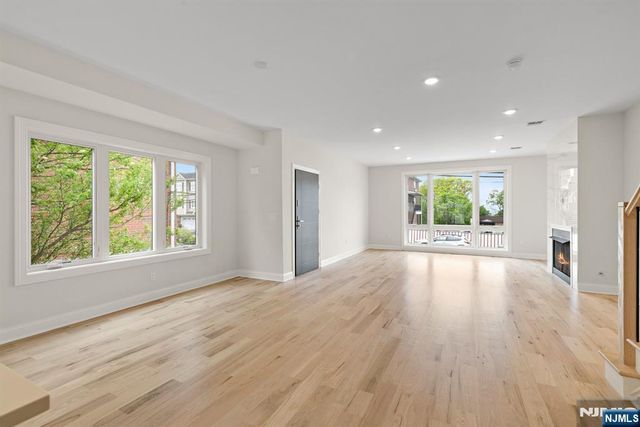 332 12th Street A, Palisades Park, NJ 07650